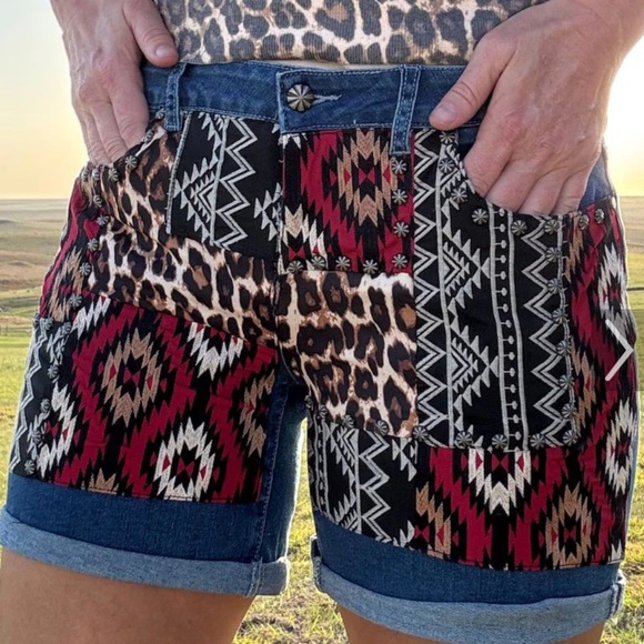 Sterling Kreek Pants - Patched up Shorts Leopard Long